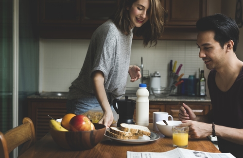 10 tips for building a healthy relationship with food